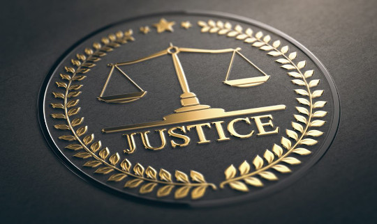 personanl injury lawyers Garlandgolden justice symbol 